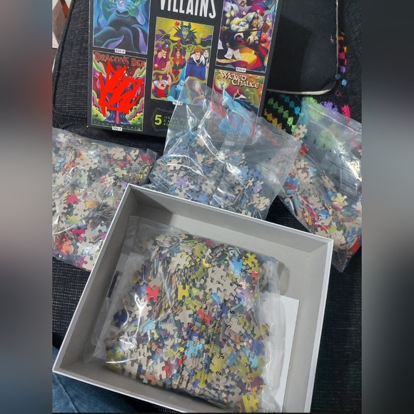 New Disney Villains puzzle set (missing Maleficent puzzle) set of 4 puzzles - Picture 3 of 8